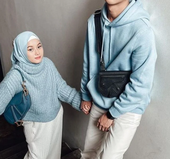 Rekomendasi baju couple bareng doimu