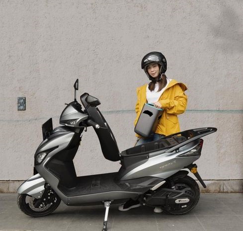 7 Rekomendasi Motor Listrik buat Rider Wanita