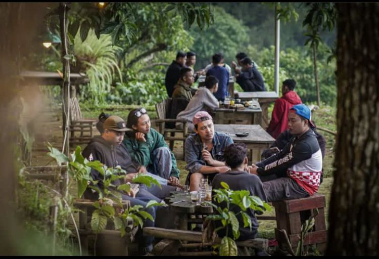 rekomendasi tempat ngopi view alam di batang