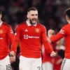 Luke Shaw jadi pemain paling senior di MU