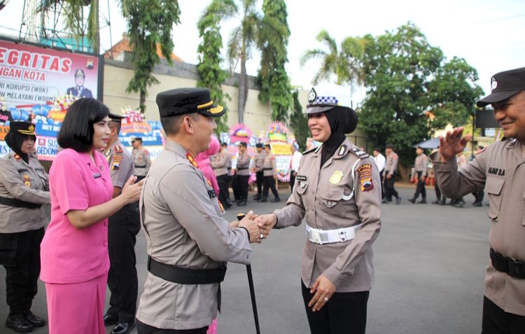 Personel polres pekalongan kota naik pangkat