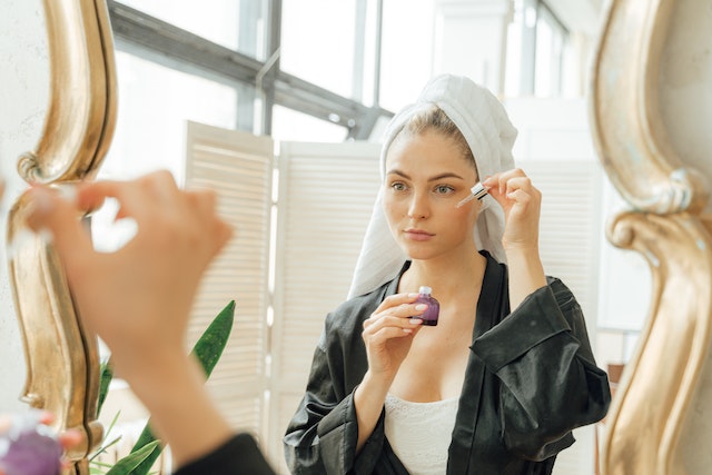 cara memakai serum yang benar