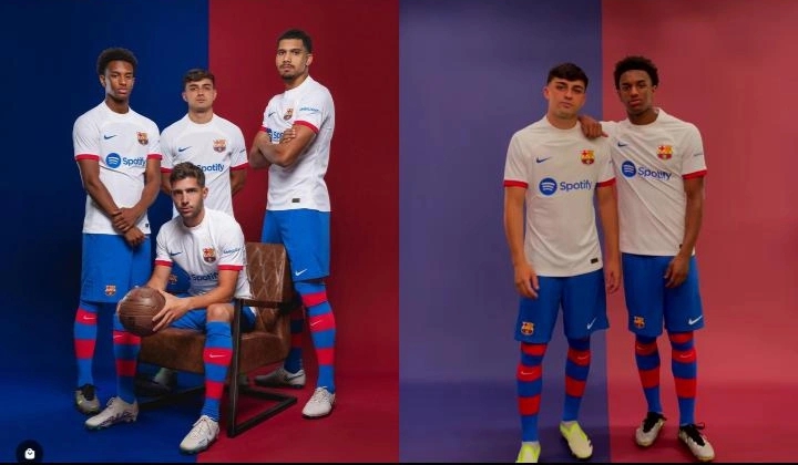 Jersey away Barcelona musim 2023/2024