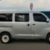 Mobil keluarga 8 penumpang