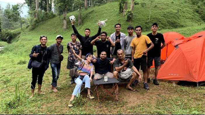 Camping Ceria Bersama Sahabat di Hutan