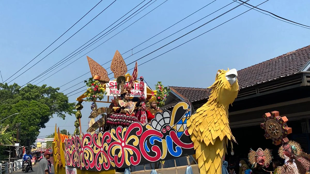 Mantap Jiwa! SD Muhammadiyah 1 Pekajangan Berhasil Raih Juara 2 Karnaval HUT Kemerdekaan RI Tingkat Kecamatan Kedungwuni