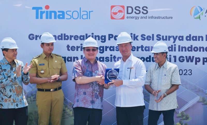 Pabrik Panel Surya terbesar di Indonesia