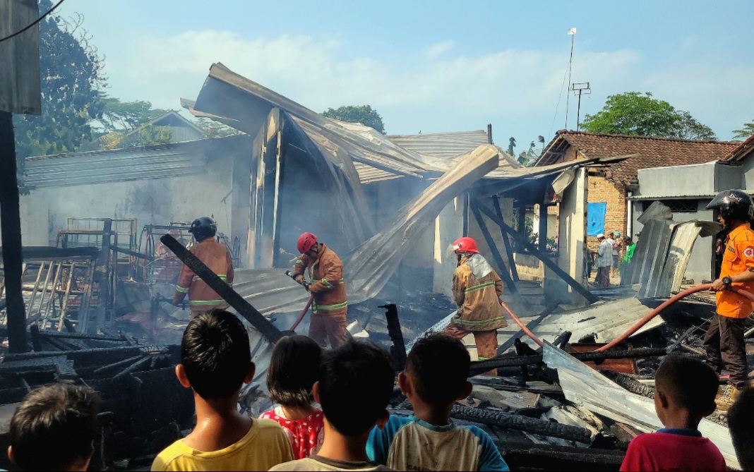 Kebakaran ludeskan sebuah bangunan tk