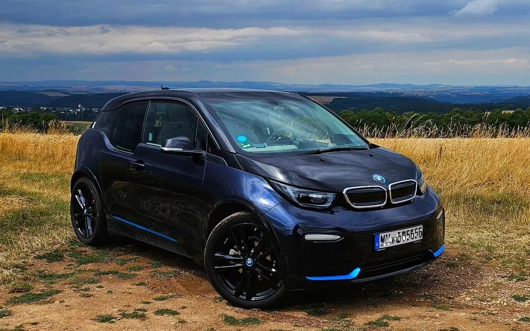 Mobil bmw i3s listrik