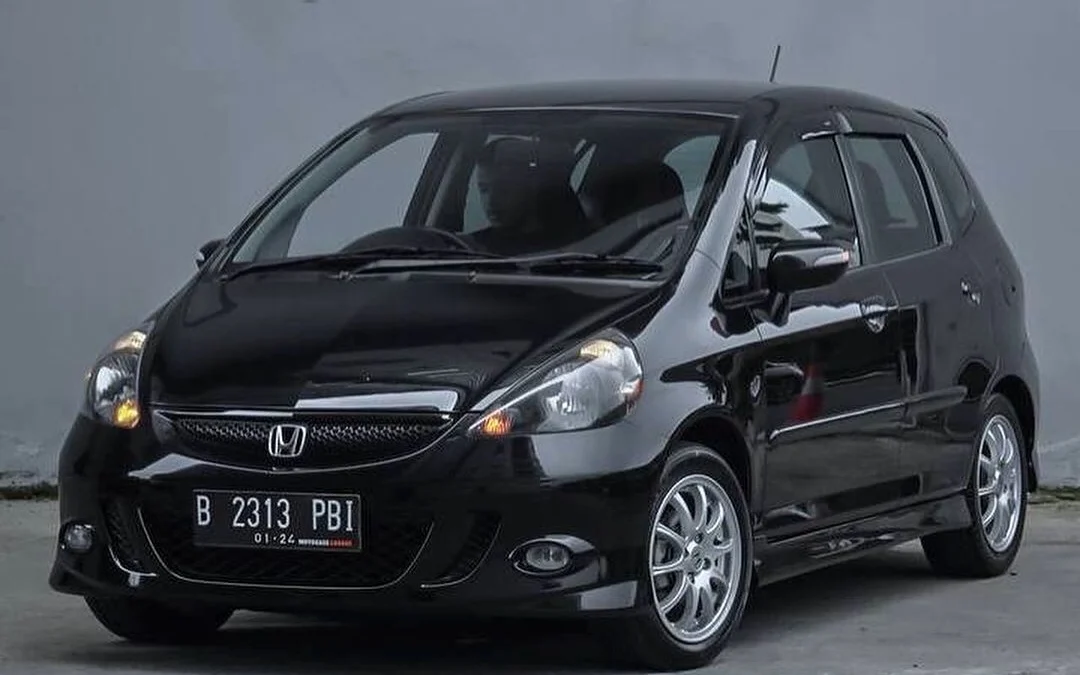 Mobil honda jazz gd3