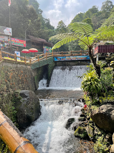 Air Terjun Jumog Karanganyar