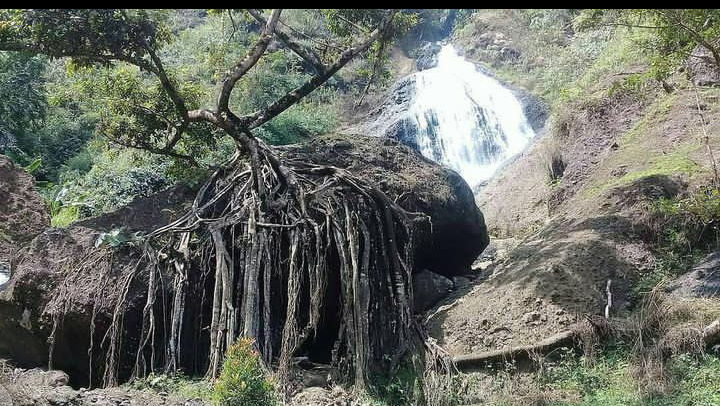 Curug Winong yang Menawan