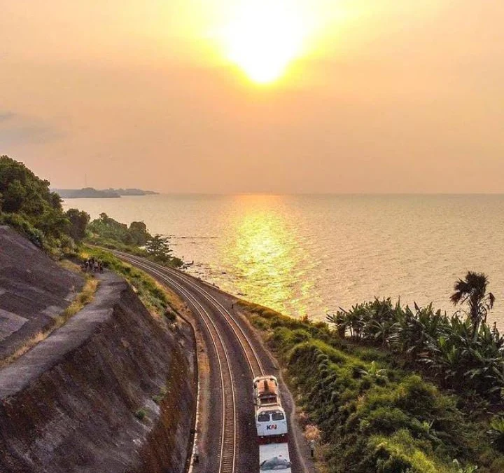 Pesona Pantai Jodo di Kabupaten Batang