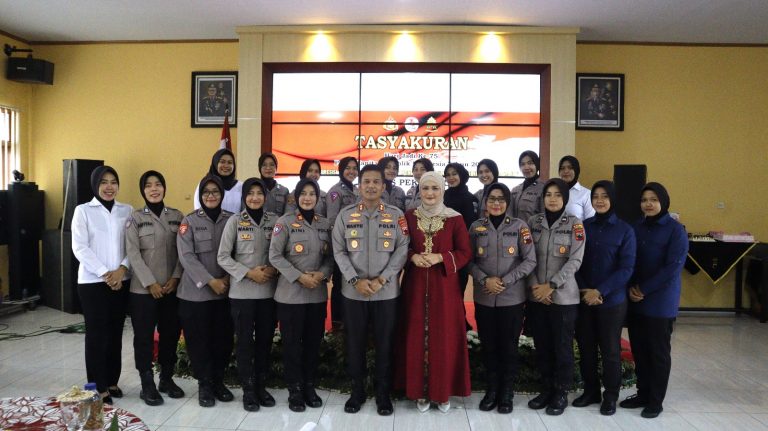 Polres Pekalongan Polisi Wanita