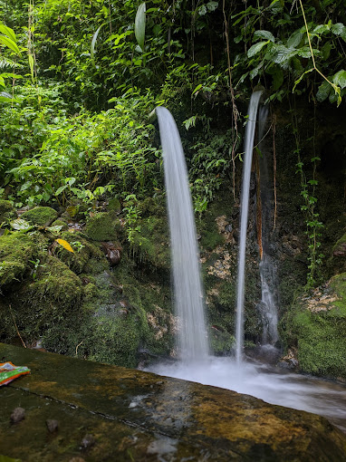 Tips Aman Berwisata di Air Terjun