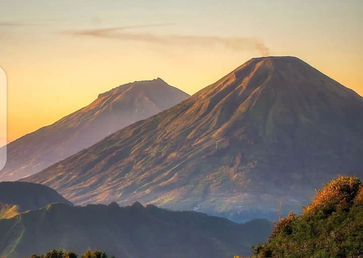 Tips Aman Mendaki Gunung Prau