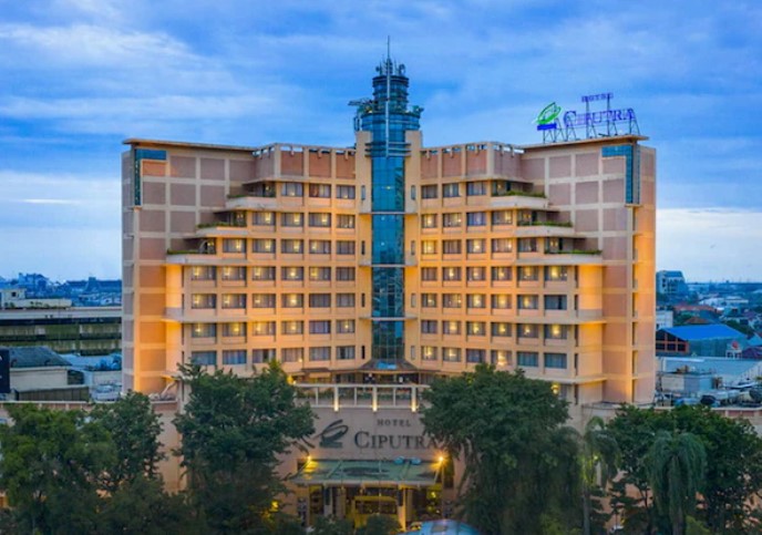 hotel termewah Simpang Lima Semarang