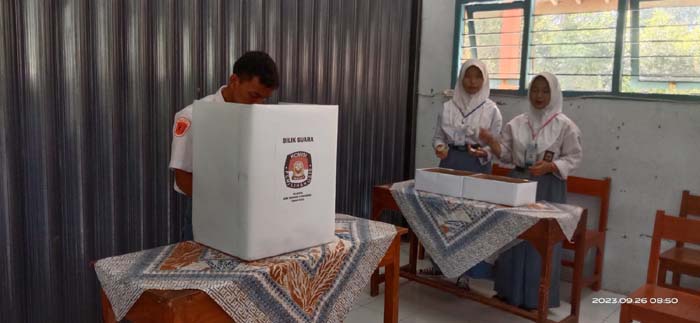 Belajar Demokrasi Lewat Pilketos