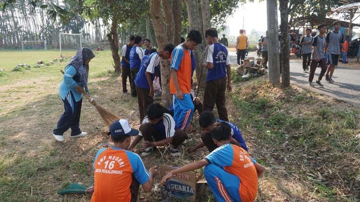 Obah Nangani Sampah