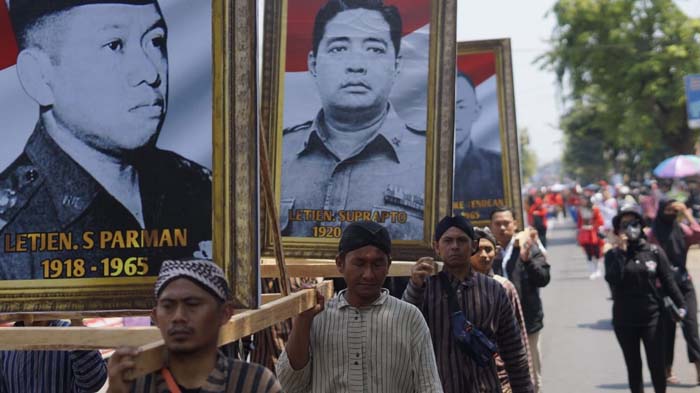 Kirab Merah Putih Memperingati Hari Kesaktian Pancasila