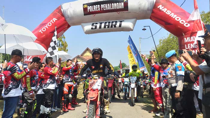 Ribuan Pecinta Motor Trail Ikuti Trabas Kamtibmas