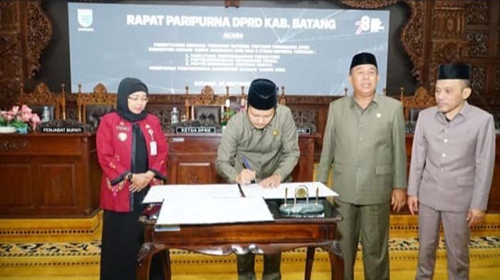 Bupati-DPRD Setujui Bersama Tiga Raperda