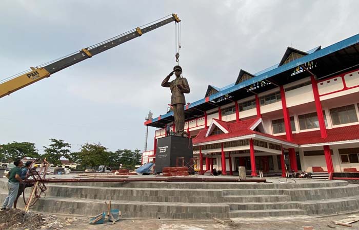 Monumen Hoegeng