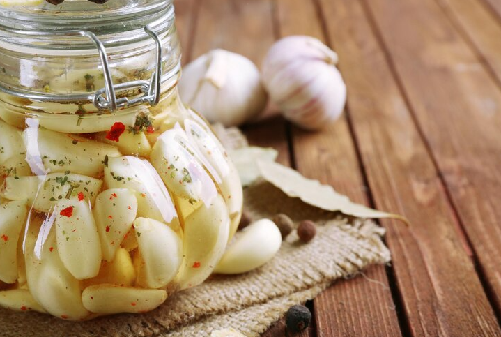 Kamu Wajib Tahu !!! 7 Manfaat Bawang Lanang, Penyakit Kronis Ini Ditumpas Tuntas Madu Bawang Lanang