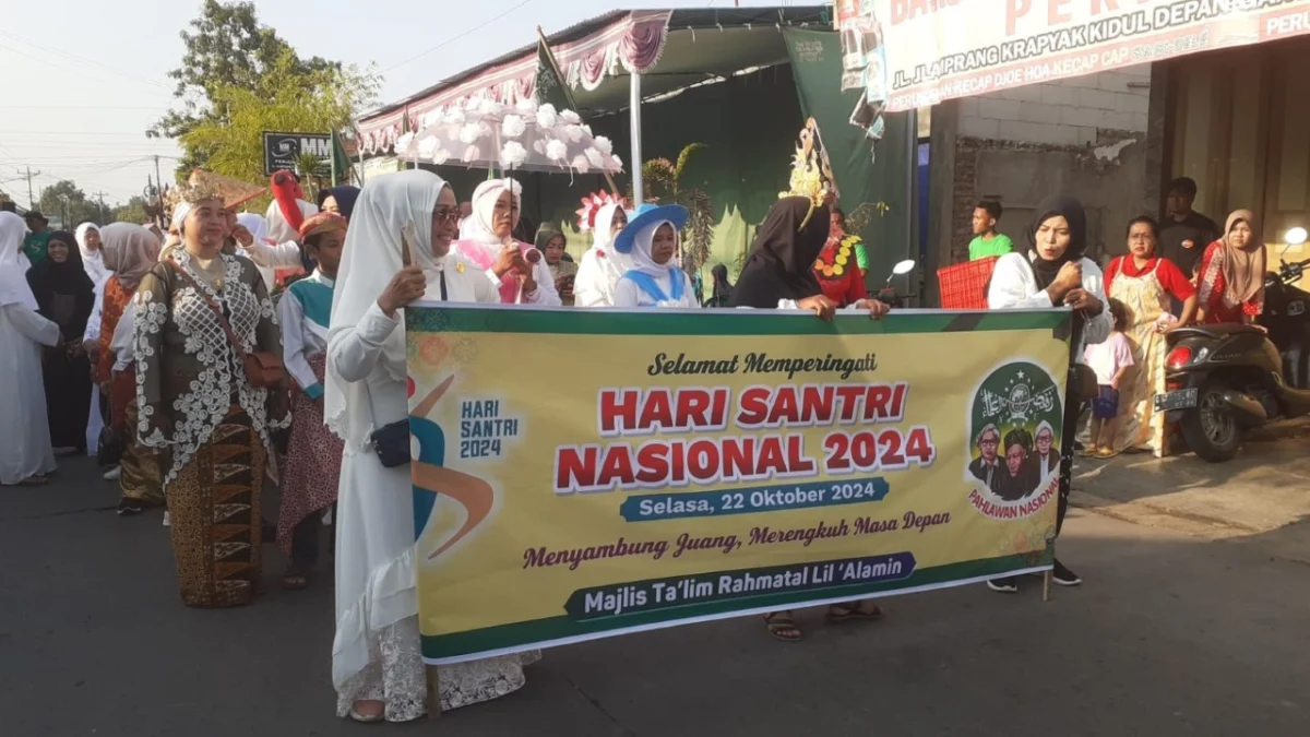 Meriah! Majelis Taklim Rahmatan Lil Alamin Gelar Jalan Sehat dan Festival Kostum Peringati Hari Santri