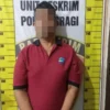 Polisi Gerebek Judi di Bantaran Sungai, Satu Pelaku Ditangkap, Dua Lainnya Kabur