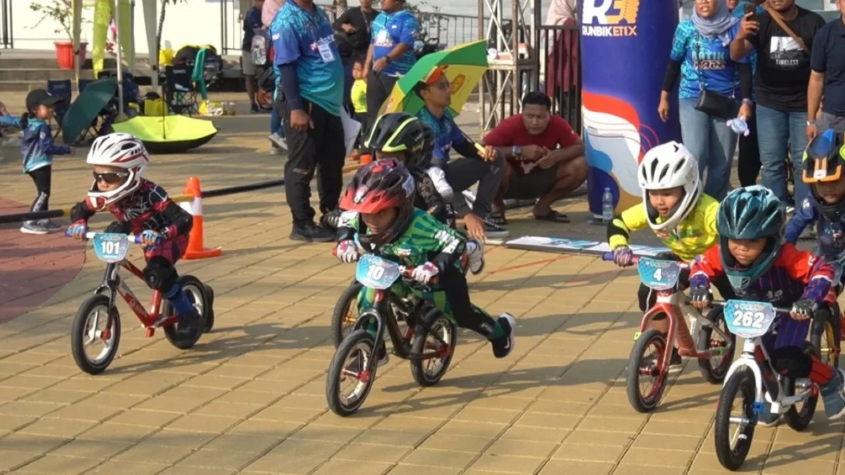 Ratusan Pebalap Cilik Se-Indonesia Meriahkan Open Race Pushbike di Pekalongan