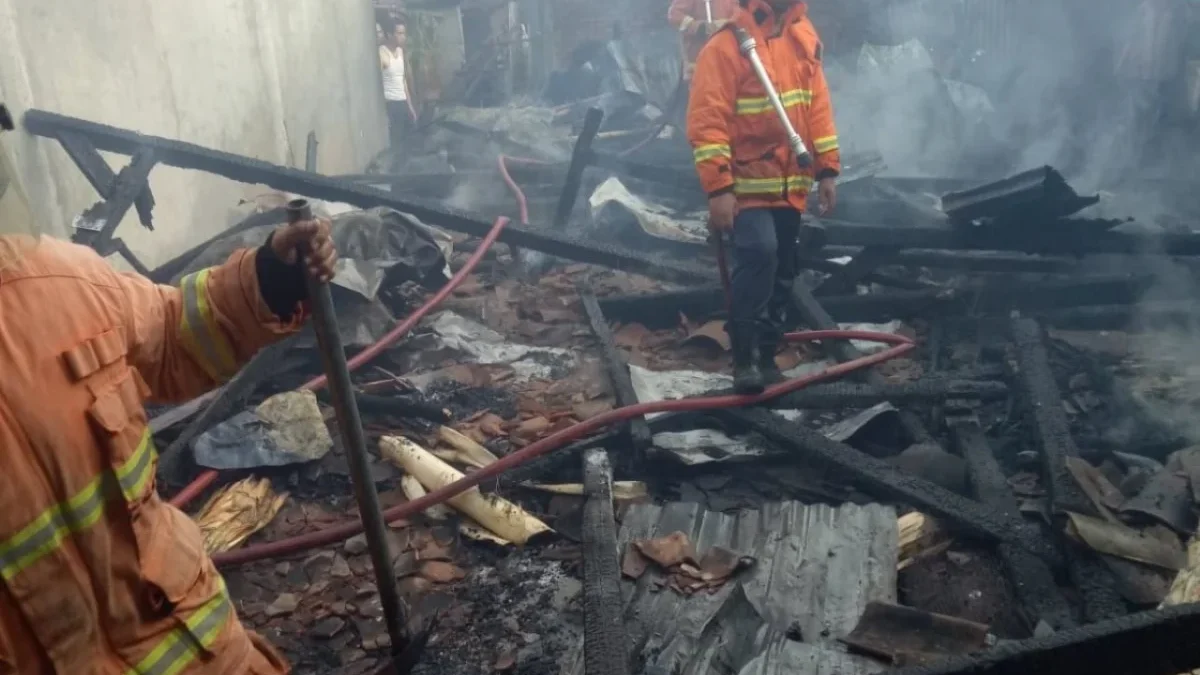 Rumah di Tanjungsari Kendal Ludes Terbakar Akibat Korsleting, 3 Rumah Tetangga Ikut Terdampak