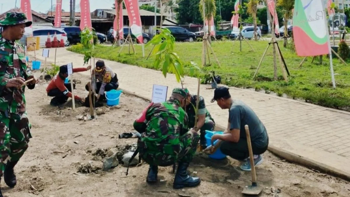 HMPI 2024, Pemkot Pekalongan Tanam Ratusan Pohon di Taman Krapyak