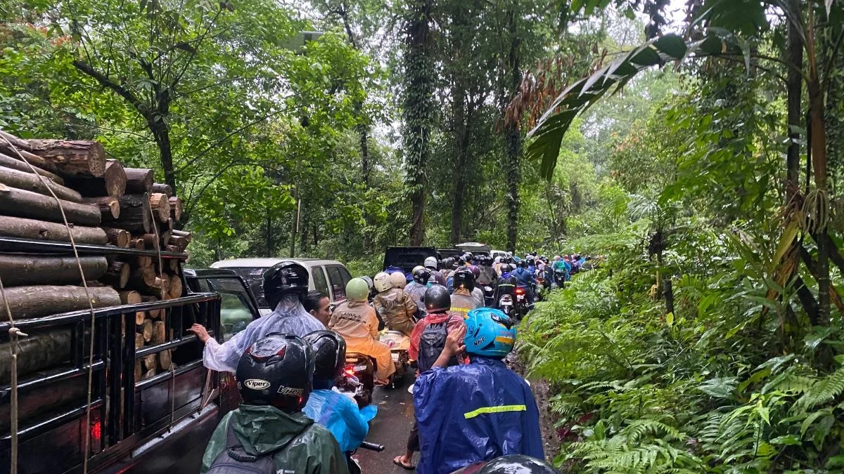 Jalur Doro-Petungkriyono Kembali Dibuka Setelah Kerja Bakti Tim Gabungan Selama 5 Jam