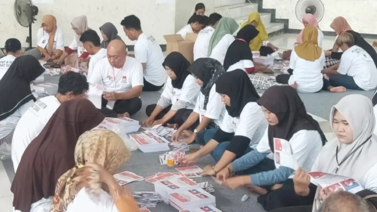 KPU Kendal Targetkan Sortir dan Lipat Surat Suara Pilkada Selesai dalam 3 Hari, Libatkan 220 Petugas