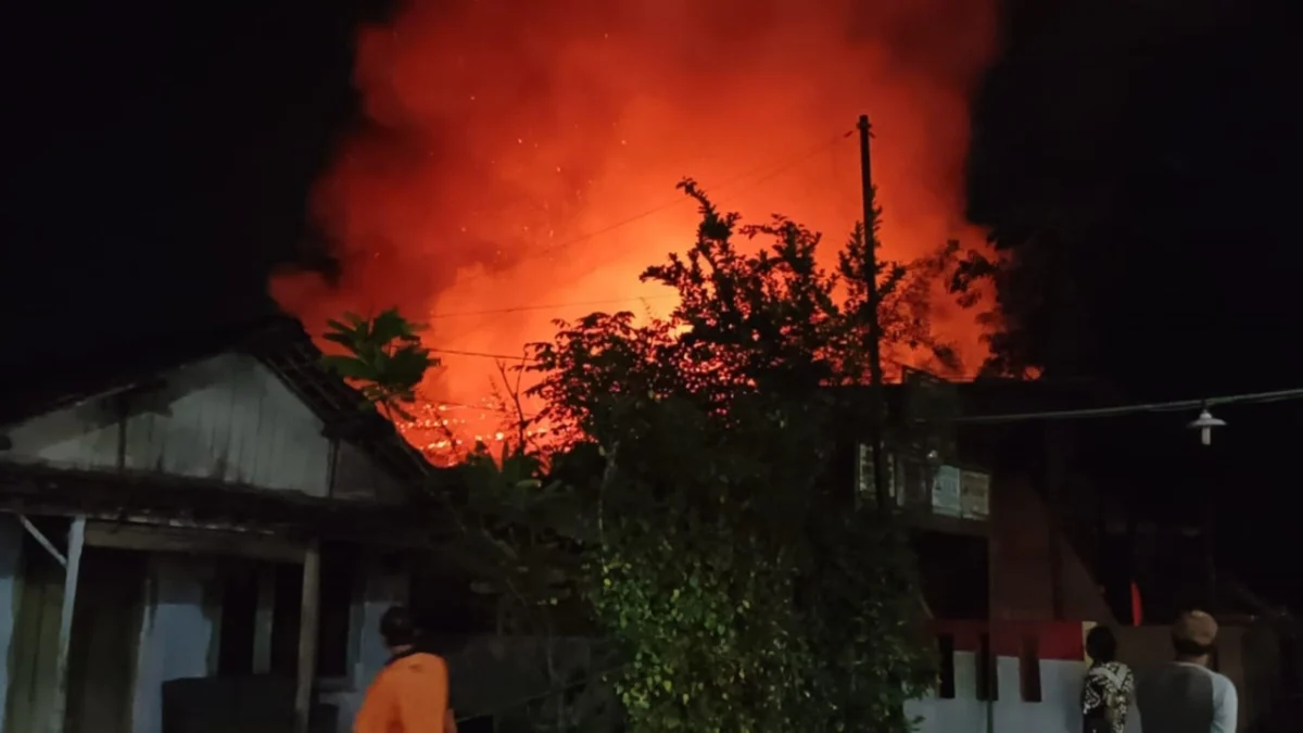 Kebakaran Hebat Hanguskan Home Industri Batik di Gumawang, Polisi Masih Selidiki Penyebabnya