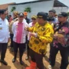 PJ Gubernur Jateng Tinjau Tanggul Jebol di Pekalongan, Salurkan Bantuan untuk Pengungsi