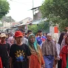 Jalan Sehat Milad Muhammadiyah ke-112 di Pekalongan Timur: Sayuran Gratis dan Pemeriksaan Kesehatan Diserbu Wa