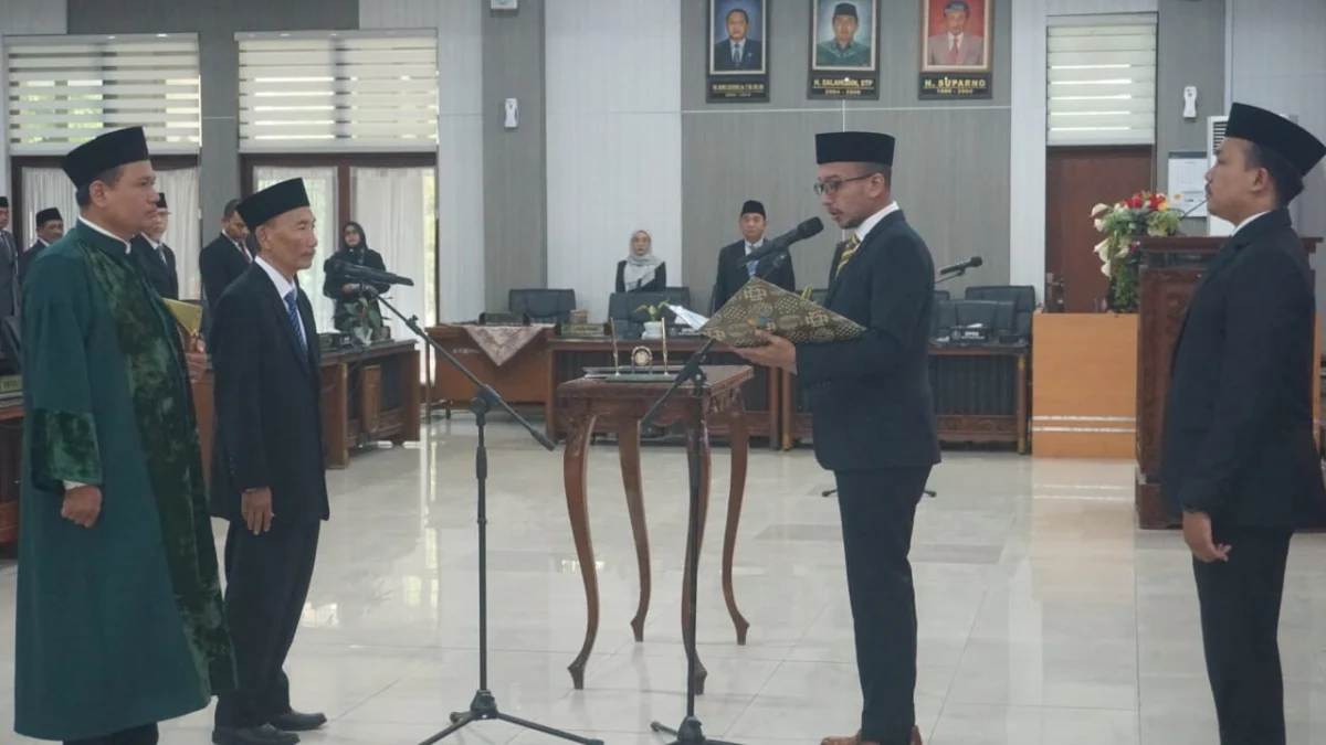 M. Nur Hidayat Resmi Gantikan Makmur Sofyan Mustofa sebagai Anggota DPRD Kota Pekalongan