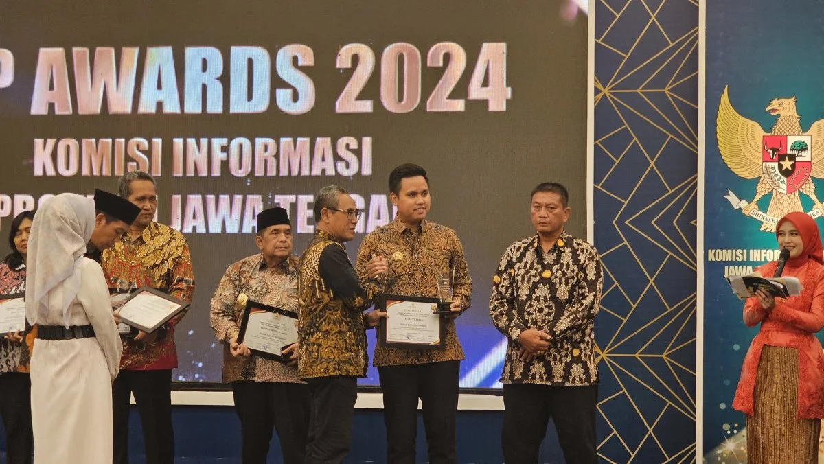 Pemkab Kendal Raih Predikat Badan Publik Informatif dalam KIP Award 2024