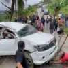 Toyota Fortuner Terjun ke Jurang di Jalur Dieng, Semua Penumpang Selamat