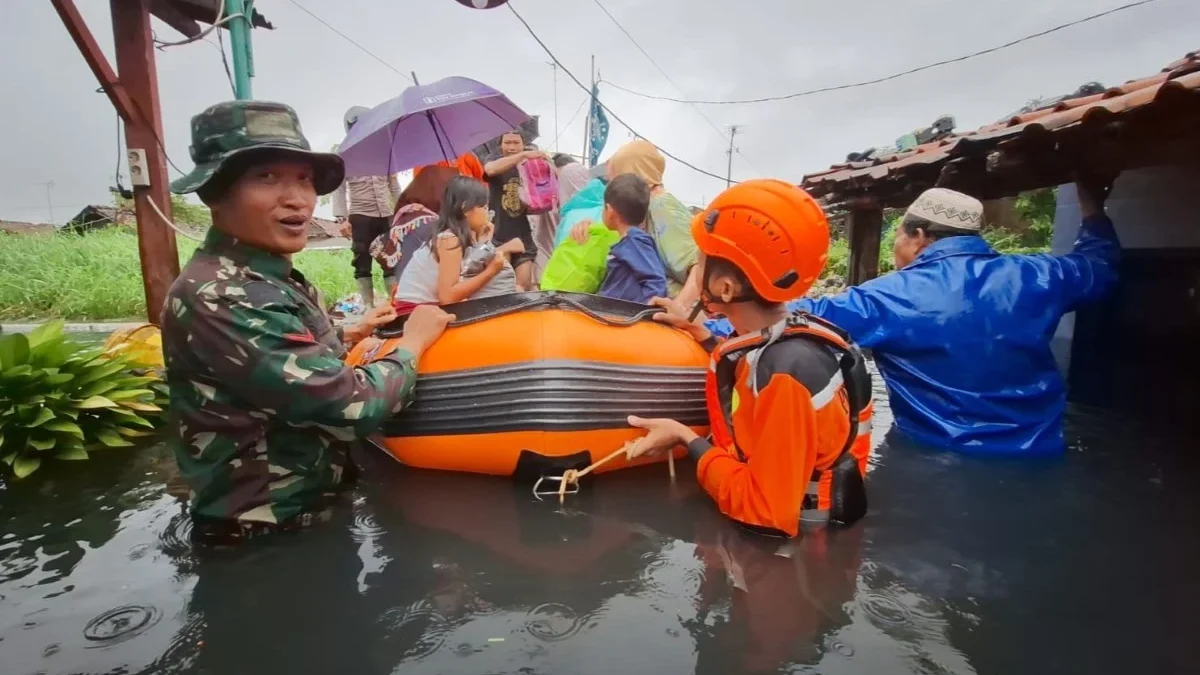 Banjir Melanda Kota Pekalongan, Ratusan Warga Terpaksa Mengungsi