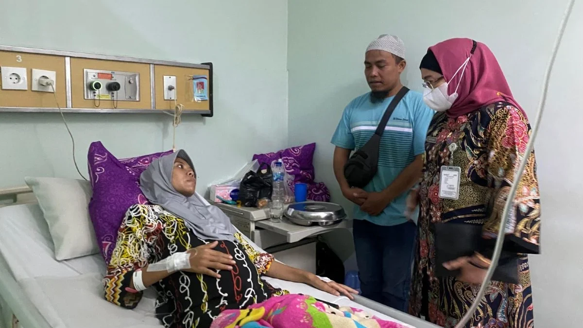 Dua Warga Batang Berjuang Melawan Kanker, Pj Bupati Lani Dwi Rejeki Beri Dukungan dan Bantuan