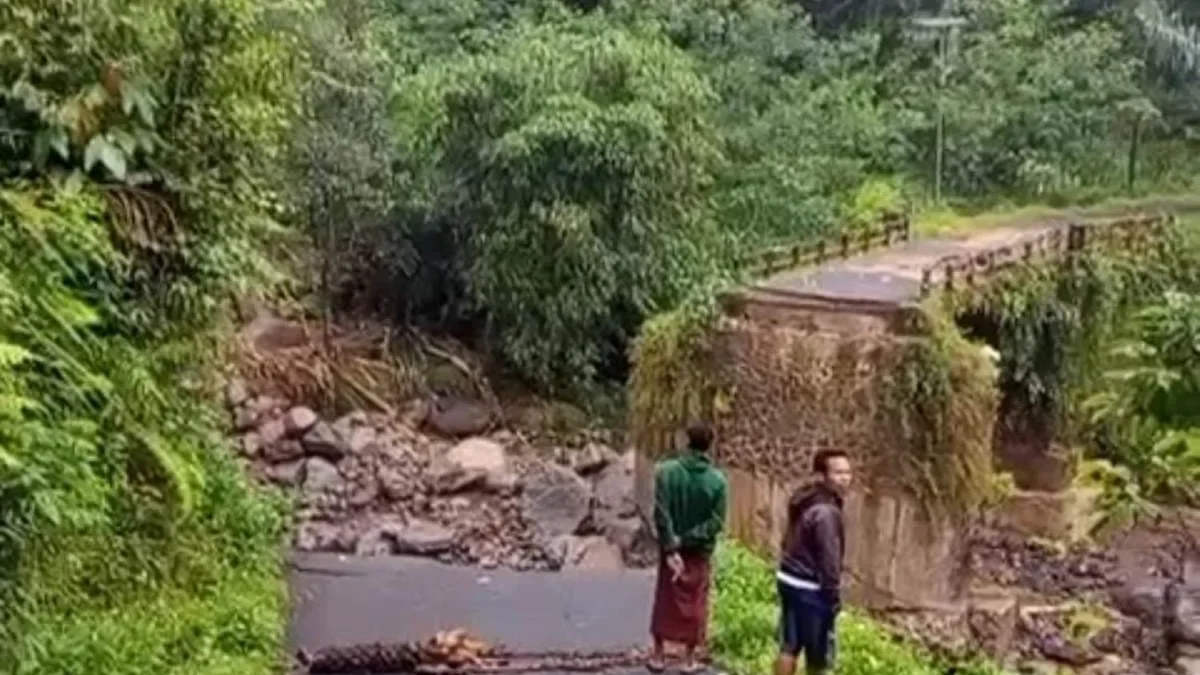 Hujan Deras Sebabkan Banjir dan Longsor Hebat di Kabupaten Pekalongan