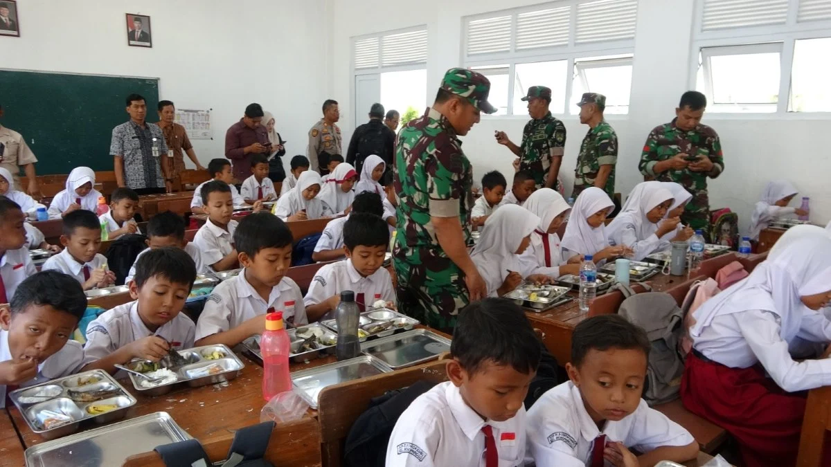 Program Makan Bergizi Gratis Diluncurkan di Pekalongan, Sasar Ribuan Anak Sekolah