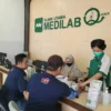 Rangkaian HPN 2025, PWI Kota Pekalongan Gelar Medical Check-Up di Medilab