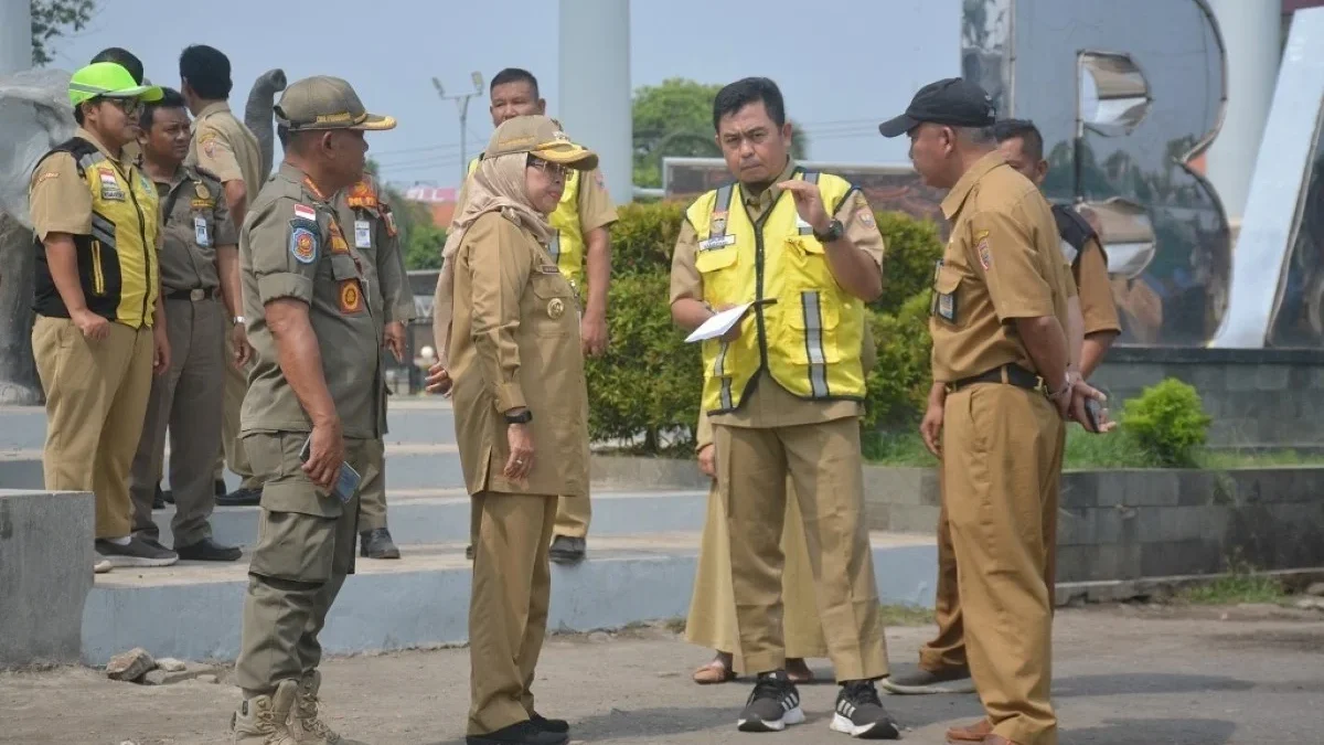 Perbaikan Jalan Pantura Batang Belum Tuntas, Lubang Besar Masih Ancam Pengendara