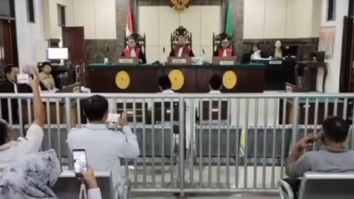 Sidang Oknum Wartawan di Batang Dikawal Ratusan Kades, Ungkap Modus Pemerasan Proyek Desa