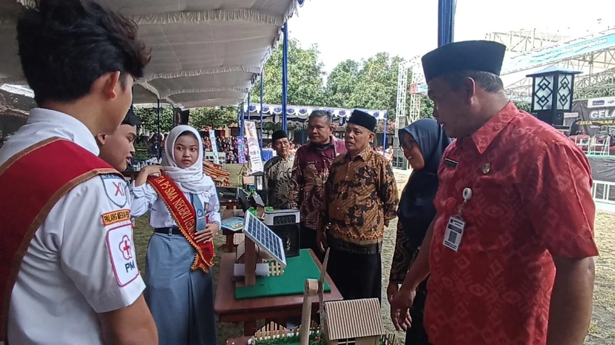 Siswa SMAN 1 Gemuh Pamerkan Inovasi Panel Surya hingga Hidroponik di Gelar Karya P5