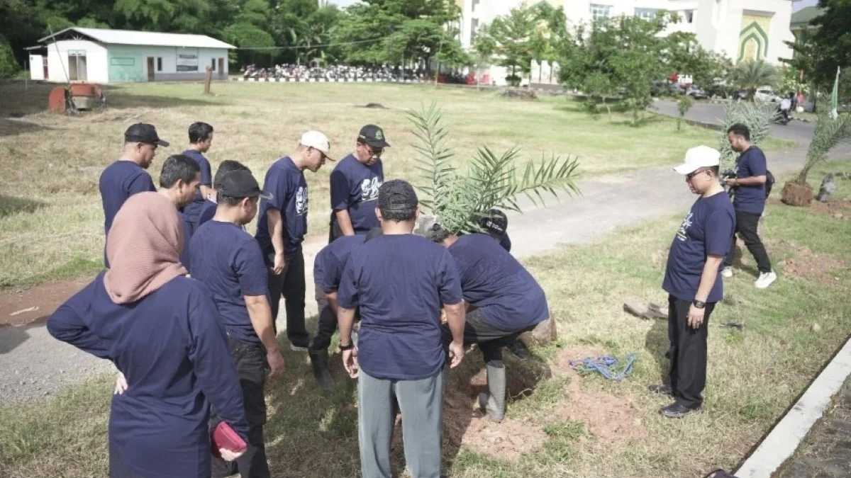 UIN Gus Dur Pekalongan Tanam Puluhan Pohon, Peringati Haul ke-15 Gus Dur